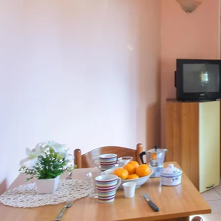 Nice Apartment In Portigliola Appartamento *